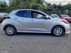 Toyota Yaris Hybrid Auto |91692km - Image 2