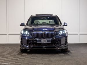 2025 BMW X5 X-Drive 50e M-Sport *Pan Roof - Image 2