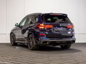 2025 BMW X5 X-Drive 50e M-Sport *Pan Roof - Image 4