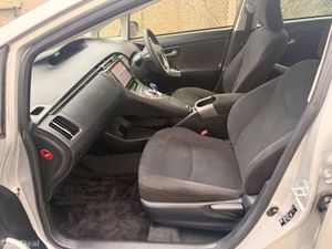 Toyota Prius 2015 self charging hybrid - Image 4