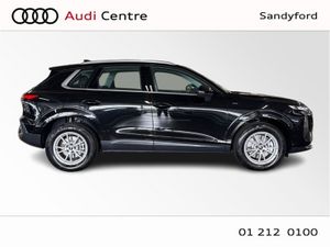 Audi Q3 E-HYBRID 270HP S-T SE - Image 2