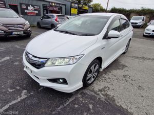 2015 Honda Grace 1.5L Hybrid with Full body kit - Image 2