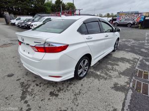 2015 Honda Grace 1.5L Hybrid with Full body kit - Image 4