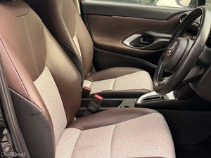 TOYOTA YARIS CROSS 2021 hybrid TOP SPEC - Image 4