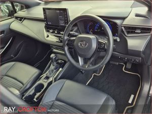 Toyota Corolla 1.8 Hybrid Luna - Image 3