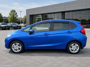 ❁ Honda Fit Hybrid ❁ Immaculate low mileage ❁ - Image 2