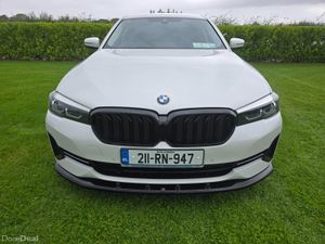 BMW 530E X Drive Nice Colour white pearl - Image 4