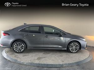 Toyota Corolla HYBRID LUNA SPORT SALOON - Image 3