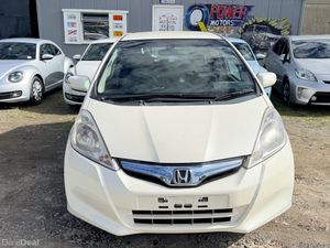 2013 Honda Fit Hybrid  Half Leather - Image 3