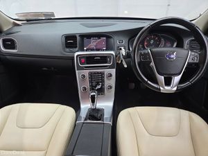 Volvo S60  D3 SE 4DR - Image 4