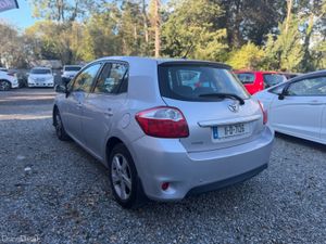 Toyota Auris 2011 - Image 4