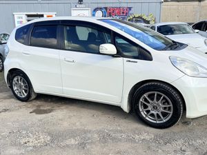 2012 Honda Fit AUTOMATIC - Image 3