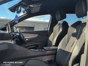 Peugeot 5008 GT 1.2 MHEV 136 EDCT 4DR - Image 4