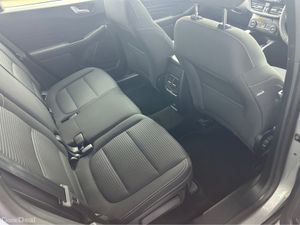 Ford Kuga TITANIUM 5DR 1.5 TD 120 S6.2 M6 F - Image 3