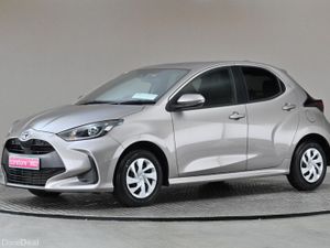 Toyota Yaris 1.5 PETROL HYBRID **REVERSE CAM**PARK - Image 4