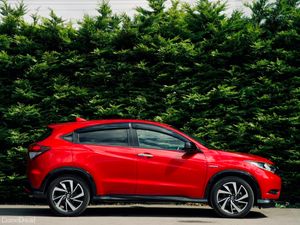 Honda Vezel RS Hybrid 2017 | Sporty Hybrid SUV - Image 4