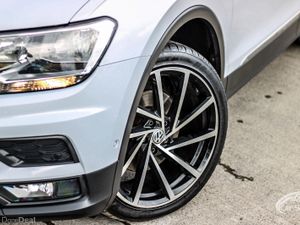 2018 VOLKSWAGEN TIGUAN PAN ROOF COMFORTLINE - Image 3