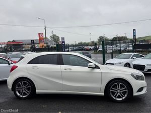 Mercedes-Benz A-Class A180 HALF LEATHER ELECTRIC H - Image 4