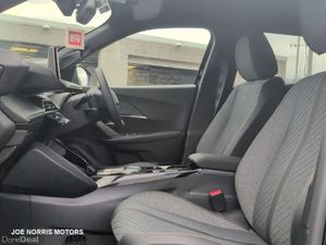 Peugeot 2008 HYBRID 110BHP 4DR AUTO - Image 4