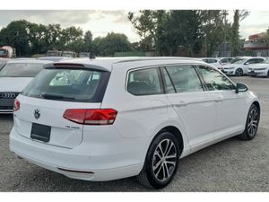 Volkswagen Passat Estate TSI COMFORT LINE - Automa - Image 4