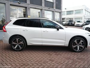 2023 VOLVO XC60 T6 AWD RECHARGE PLUG IN HYBRID - Image 3