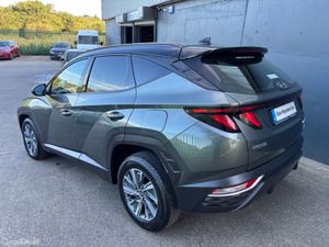 Hyundai Tucson EXECUTIVE 2TONE HEV AUTO VERY CLEAN - Image 4
