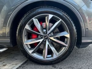 Audi Q7 45 TDI S Line Black Edition ***7 Seats***P - Image 4