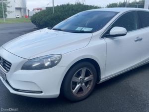 Volvo V40  Automatic  2014 - Image 4