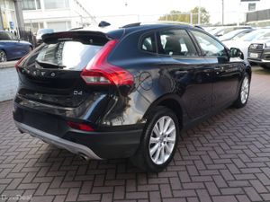 2018 VOLVO V40 CVROSS COUNTRY D4 2.0 DIESEL - Image 4