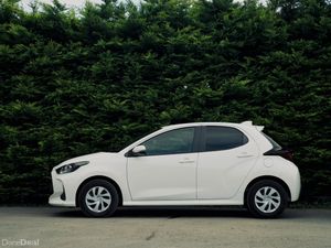 Toyota Yaris 1.5 Hybrid 2023 | Stylish & Efficient - Image 2