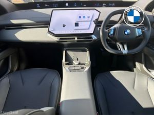 BMW iX3 50 xDrive - Image 4
