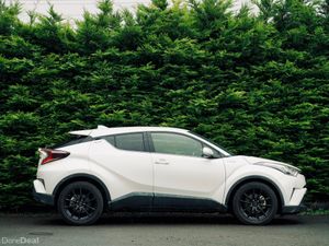 Toyota C-HR Hybrid 2017 | Stylish Hybrid SUV - Image 4