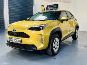 2022 Toyota Yaris Cross 1.5 Hybrid Automatic - Image 2