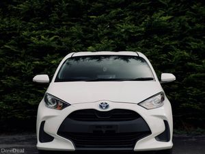 Toyota Yaris 1.5 Hybrid 2023 | Stylish & Efficient - Image 3