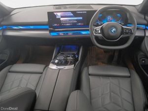 BMW i5 eDrive40 Sport Edition Touring - Image 4
