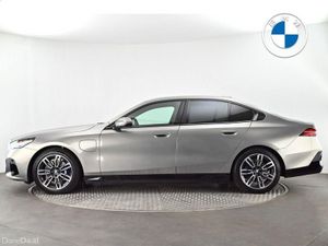 BMW 5-Series 530e M Sport Saloon - Image 3