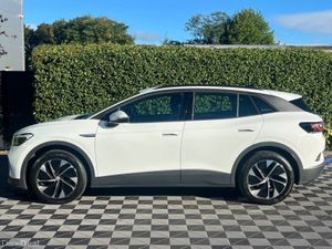 Volkswagen ID.4 PURE 52KWH // VERY LOW MILEAGE // - Image 3