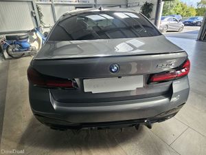 222 BMW 530 E M-SPORT HYBRID - Image 4