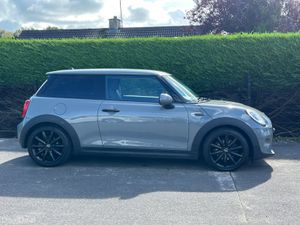 18 Mini Cooper 1.5 Immaculate €10450inc Vrt - Image 3