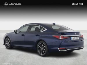 Lexus ES Dynamic - Image 2