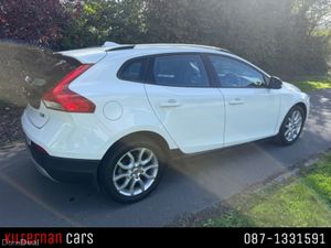 Volvo V40 D2 PLUS ED 5DR - Image 3