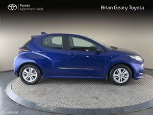Toyota Yaris HYBRID LUNA - Image 3