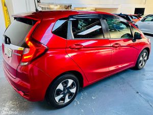 2017 Honda JAZZ/Fit 1.5 Hybrid Auto - Image 3