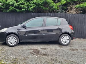 12 CLIO ... VERY LOW KM, 60KM.. NCT TODAY .. - Image 4