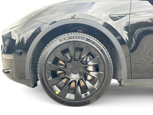 Tesla Model Y 2024 - Image 4