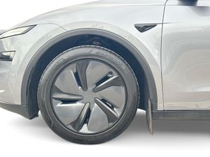 Tesla Model Y 2025 - Image 4