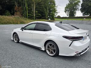 Toyota camry 2.5 petrol hybrid ( new 2 year NCT ) - Image 4