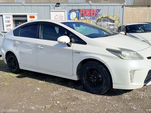 2014 Toyota Prius Hybrid - Image 2