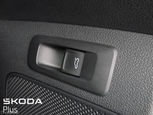 Skoda Karoq **PANORAMIC SUNROOF**ELECTRIC BOOT**TO - Image 4