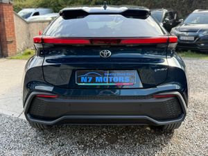 2024 Toyota C-HR 2.0 Plug-in HYBRID VVT-I DESIGN - Image 4